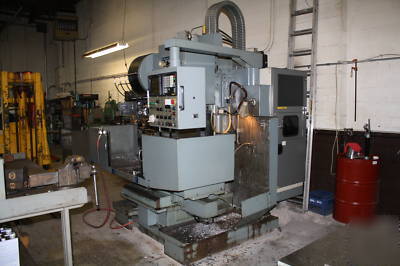 Cnc milling machine with all the tooling