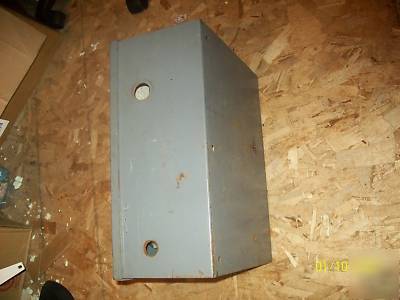 Size 0 & 00 magnetic motor starters in cabinet by a & b