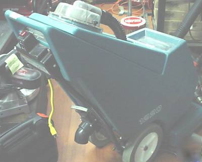Tennant 1220 self contained carpet cleaner & extractor
