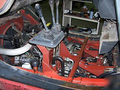 Linde 5,000 lb solid pneumatic yard lift 1995