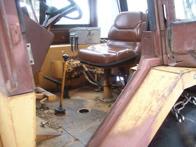 Case 480D loader with hydraulic hitch & box blade